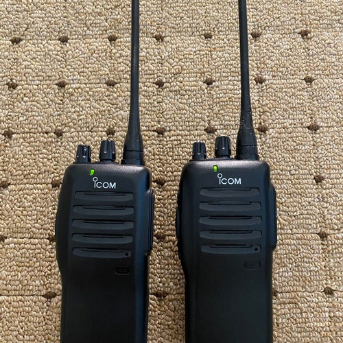 Icom BJ-200 walkie-talkie set with two charging cradles