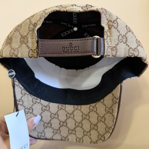 Gucci hat new, one size