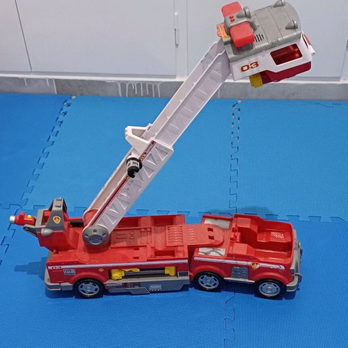 Fire truck 65cm like new
