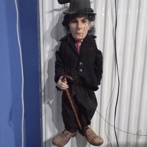Marionette Charlot like new