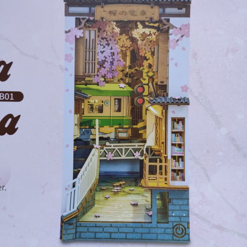 Rolife Sakura Densya DIY Book Nook Kit with LED lights
