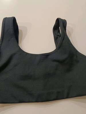Μπουστάκι Nike αθλητικό γυναικείο σαν καινούργιο, μέγεθος Large, μαύρο