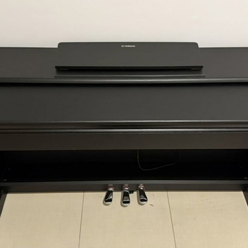 Yamaha Arius 144 digital piano like new, slightly played