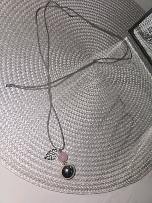 Pregnancy pendant used, white and gray