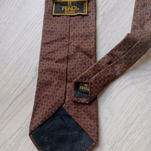 Fendi men's tie like new, brown with blue print, 100% silk
