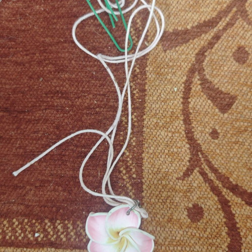 Necklace with Flower like new, white and pink