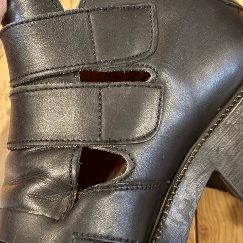 Leather shoes
