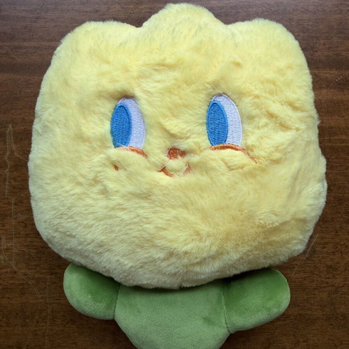 Plush toy flower throw pillow brand new 22cm