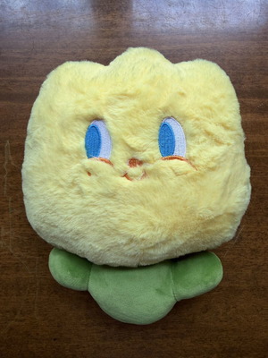 Plush toy flower throw pillow brand new 22cm