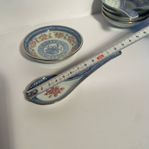 Set of 7 porcelain Chinese plates and spoons like new
