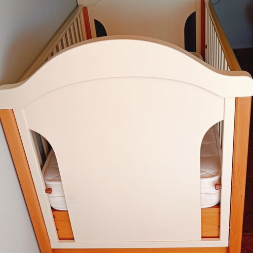 Baby cot with mattress, wood and white