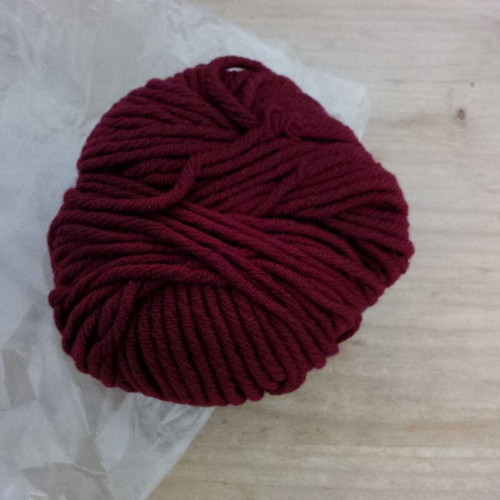Crelando No.5 35cm knitting needles, crochet hooks and Merino 50gr yarn used