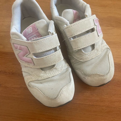 New Balance athletic shoes used for girl size 31 beige