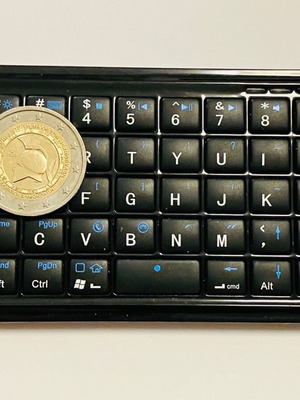 Μίνι πληκτρολόγιο bluetooth μαύρο με θήκη.