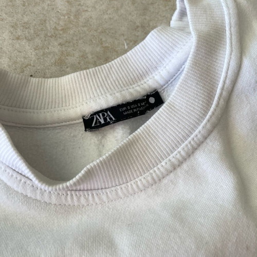White Zara sweatshirt used, size S