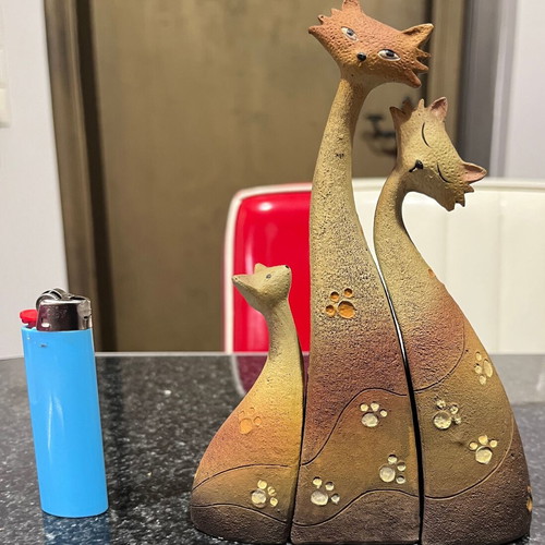 Ceramic cat family like new