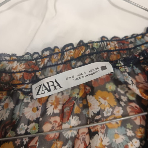 Zara floral airy mini dress like new with buttons and belt