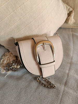 Stradivarius crossbody bag like new with chain