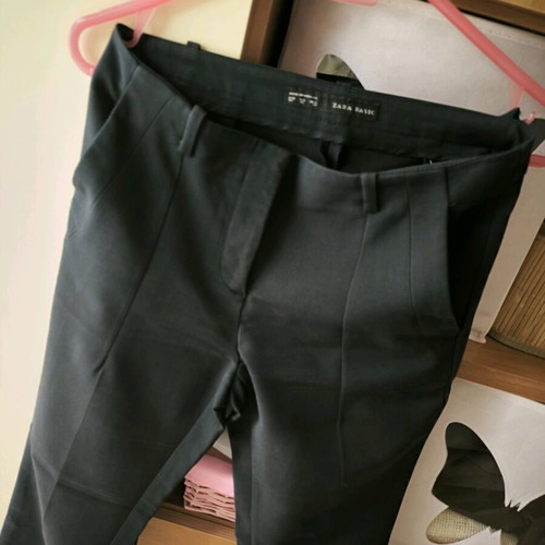 Zara pants with pink woman striped top, like new