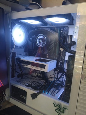 Gaming PC like new with AMD Ryzen 5 and NVIDIA GeForce RTX 5060