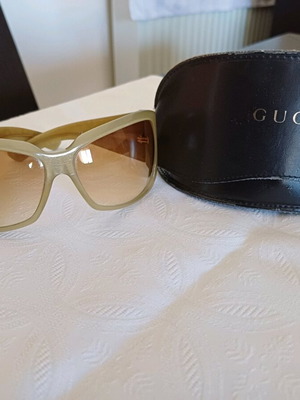 Gucci γυαλιά ηλίου vintage ελάχιστα χρησιμοποιημένα, κοκκάλινα με πρωτότυπο βραχίονα