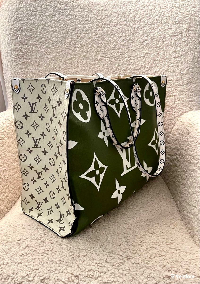 LOUIS VUITTON green 2019 ONTHEGO Tote Bag Monogram Giant Reverse