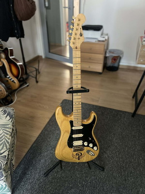 Dukas Custom Stratocaster Harry Hausel HSS κιθάρα σαν καινούργιο
