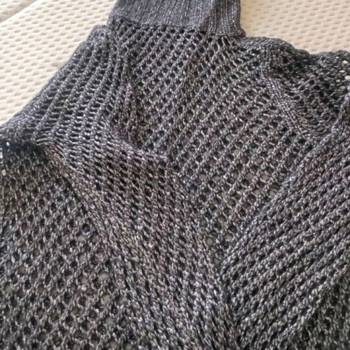 Guess sweater gray metallic like new, size XS