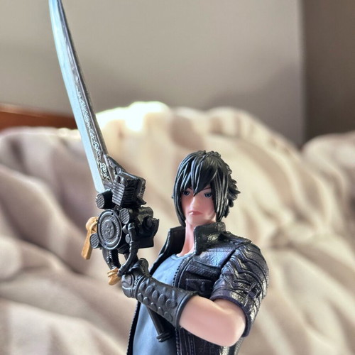 Final Fantasy Noctis figure new, 20 centimeters
