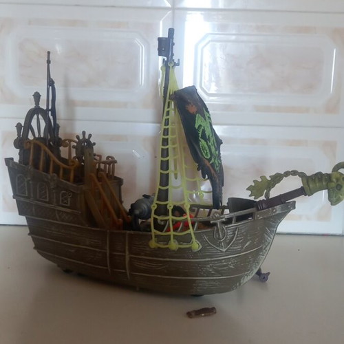 Chap Mai Pirate Ship with Two Pirate Figures used