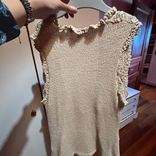 Leonard’s knitted vest-cardigan like new, size medium, beige