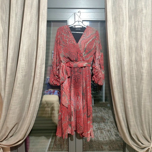 Red wrap dress like new, midi with belt and removable pads