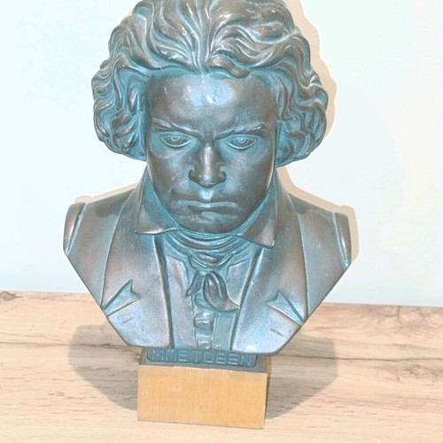 Beethoven Ludwig van bust used, heavy 29x20 cm with sculptor's engraved name