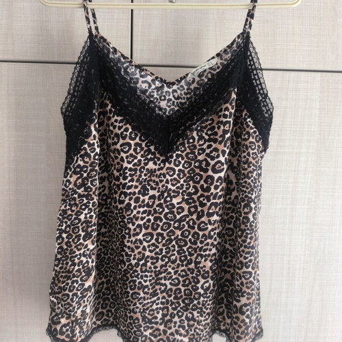 Leopard top with black lace Stradivarius like new, size M