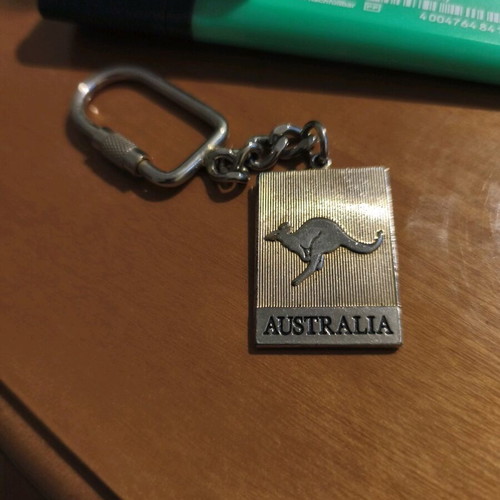 Collectible two-tone Australia keychain like new