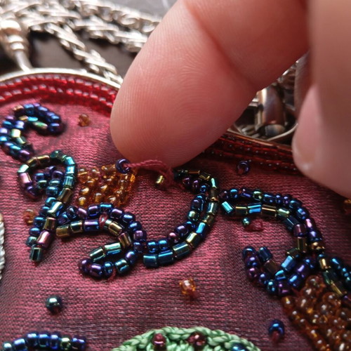 Vintage look evening bag, burgundy embroidered with beads