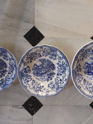 Vintage Ironstone Tableware Set of 3 Platters with Blue Decoration like new