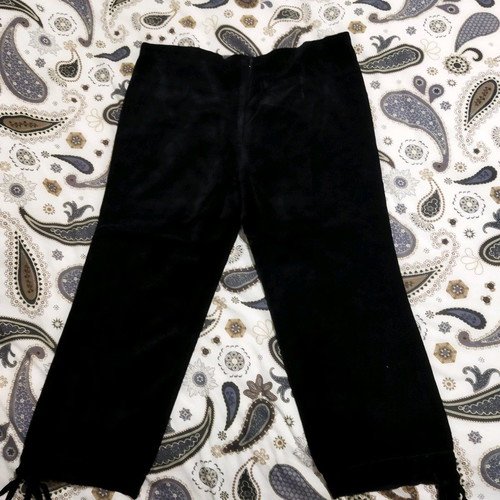 Velvet knee-length pants used, size M