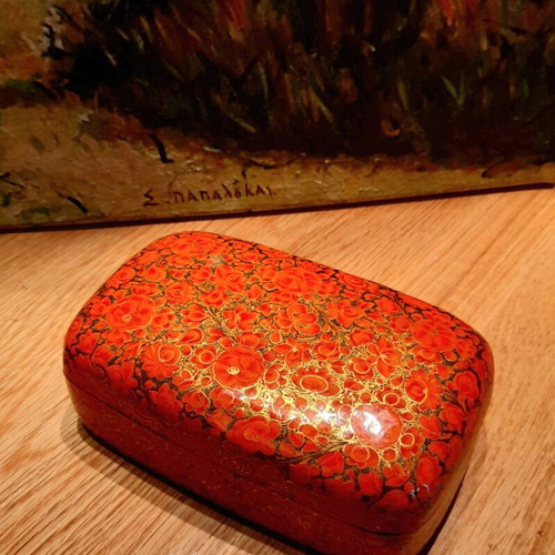 Papier-mâché box like new, vintage from Kashmir
