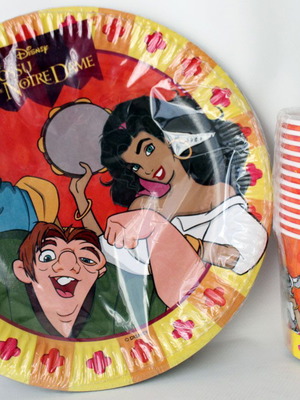 Vintage 90's Hunchback of Notre Dame Phoebus σετ πάρτι 10 πιάτα 12 ποτήρια καινούργια