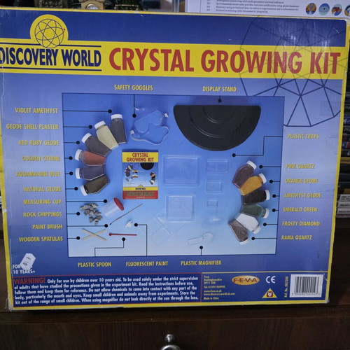 Discovery World Crystal Growing Kit boxed for kids 10+