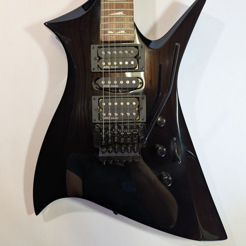 AXL Mayhem FireAx electric guitar like new with carrying case