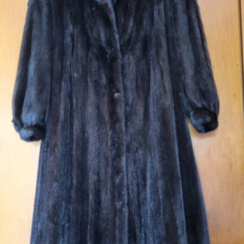 Mink fur coat single-piece handmade like new, black