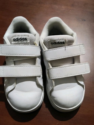 Adidas kids shoes like new, white with black, size 23