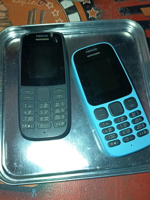 Nokia κλασικά κινητά τηλέφωνα με φυσικά πληκτρολόγια, σετ 2