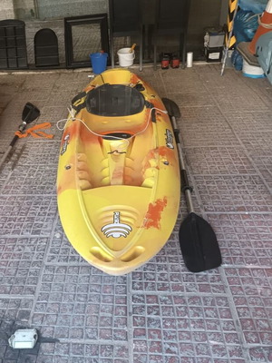 Tootega Pulse 95 Kayak like new with paddle and seat