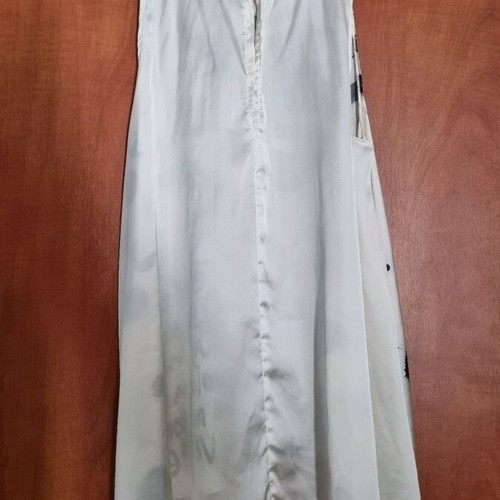 Satin blouse with unique collar, onesize, like new, black and white
