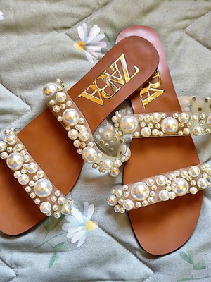 Zara Pearl Leather/Vinyl Sandals size 40 like new, multicolor