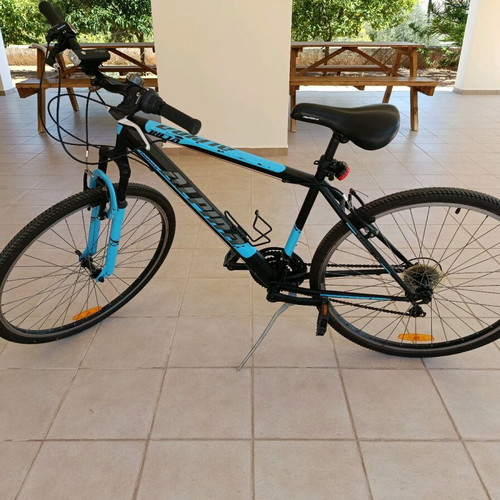Alpina trekking bicycle 28 inch with 6 speeds used, blue