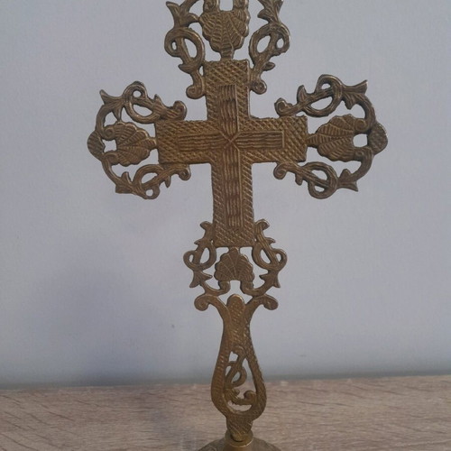 Bronze cross old, new in excellent condition